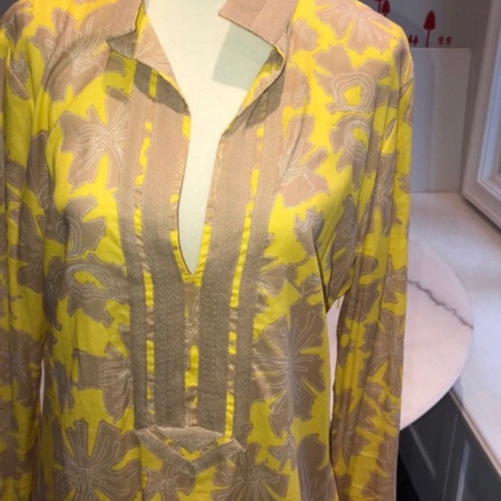 Tory Burch Yellow and tan trim